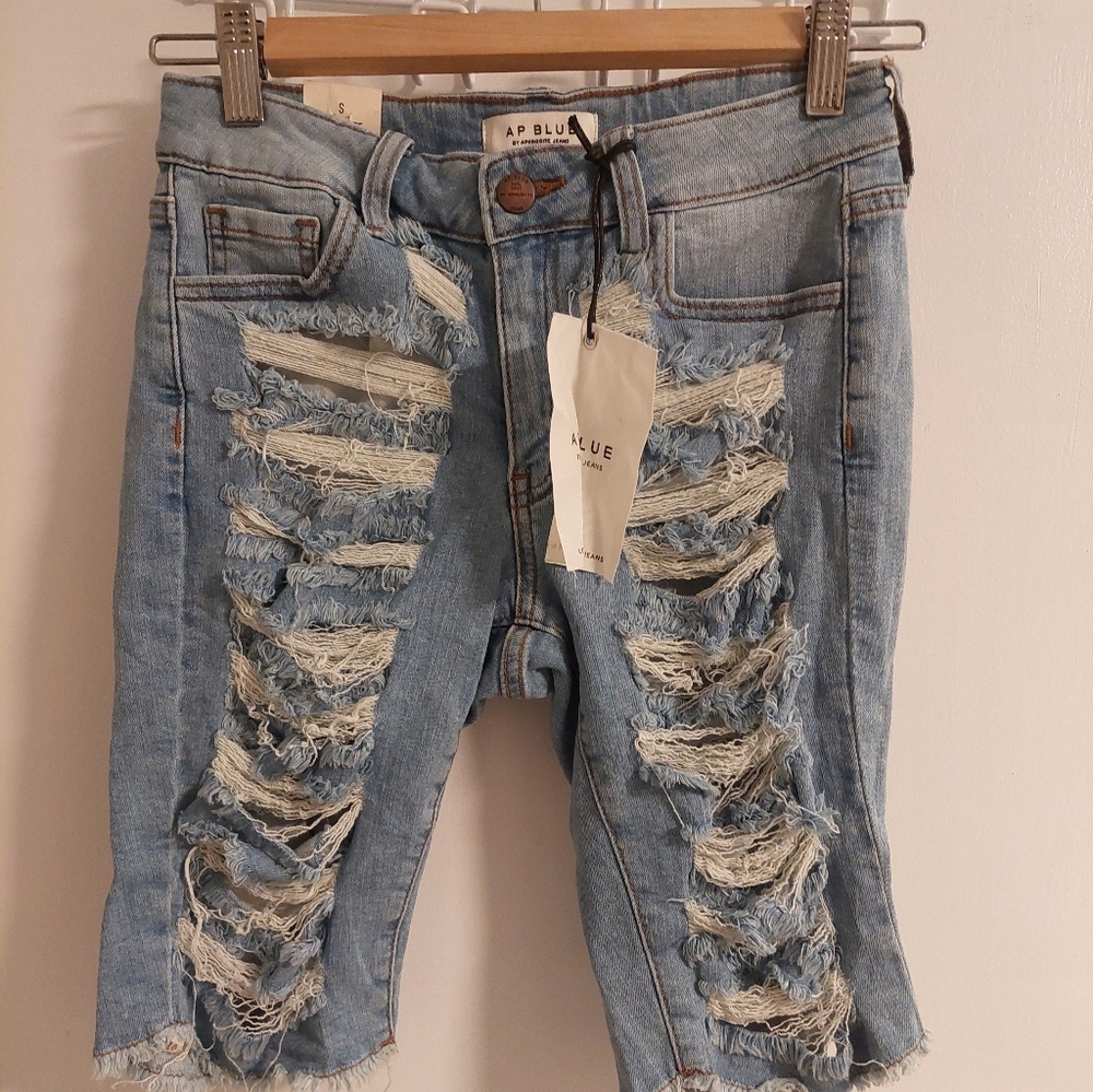 Aphrodite Ripped Light Blue Cropped Jeans